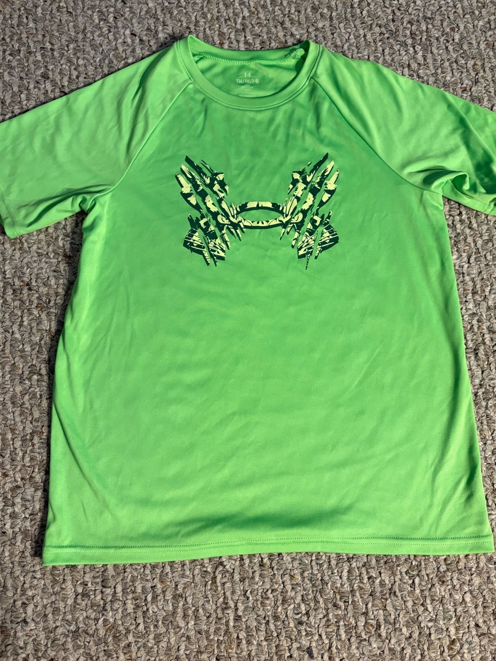 Under Armour Kidsโ Neon Green Active Tee with Graphic Logo, Size Youth M